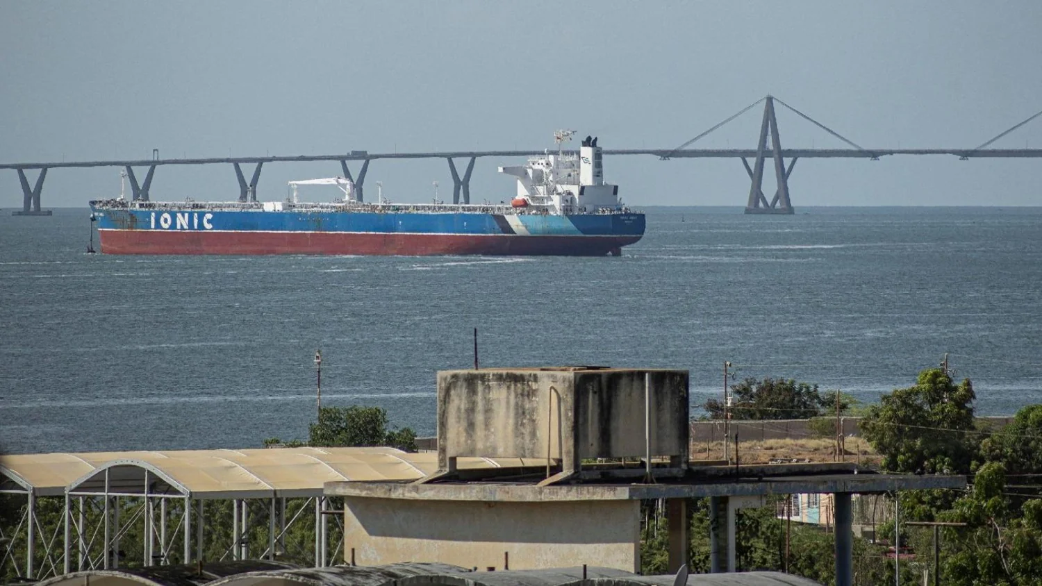 Venezuela aprova acordo energético de 25 anos com os EUA para reativar 17 campos petrolíferos