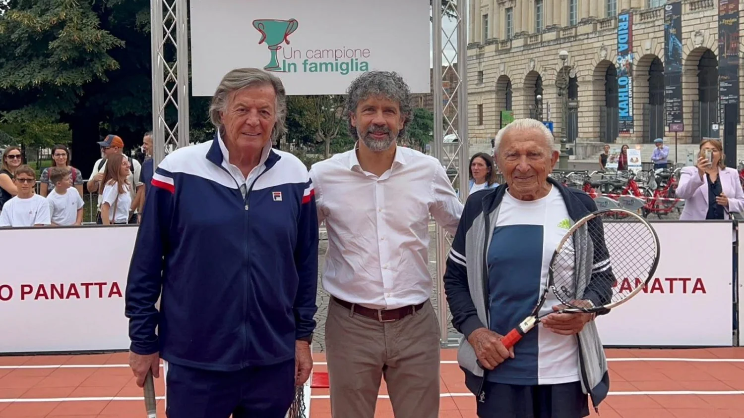 Verona ilumina gerações: ‘Un Campione in Famiglia’ reúne Panatta e um centenário em praça viva