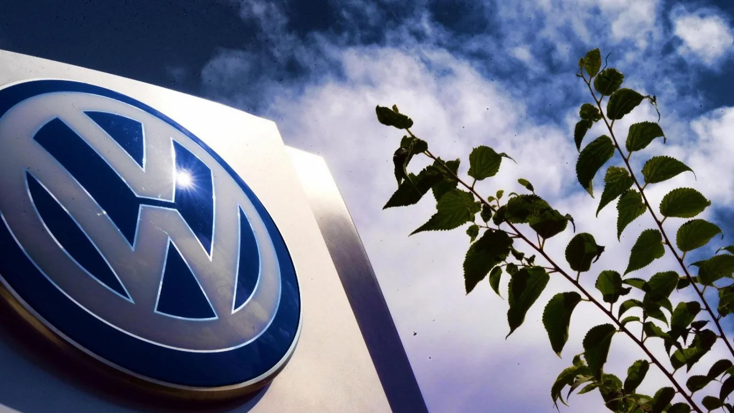 Volkswagen aprova plano de reestruturação e cortará 50.000 postos de trabalho; produção cai para 9 milhões/ano