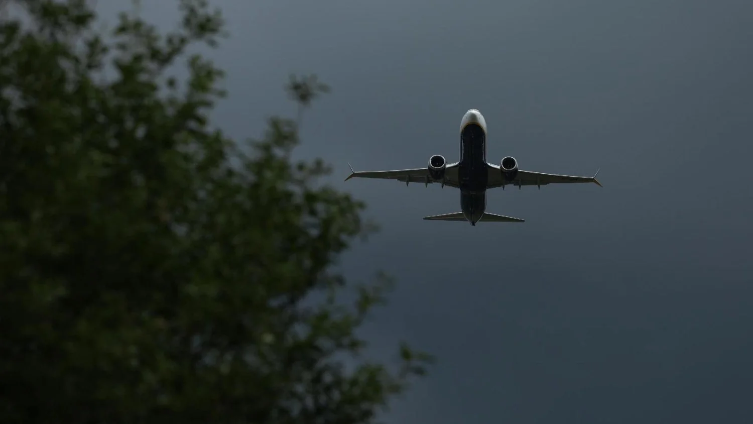 Voo Pisa–Prestwick aterrissa com 1% de combustível: análise do incidente e lições operacionais