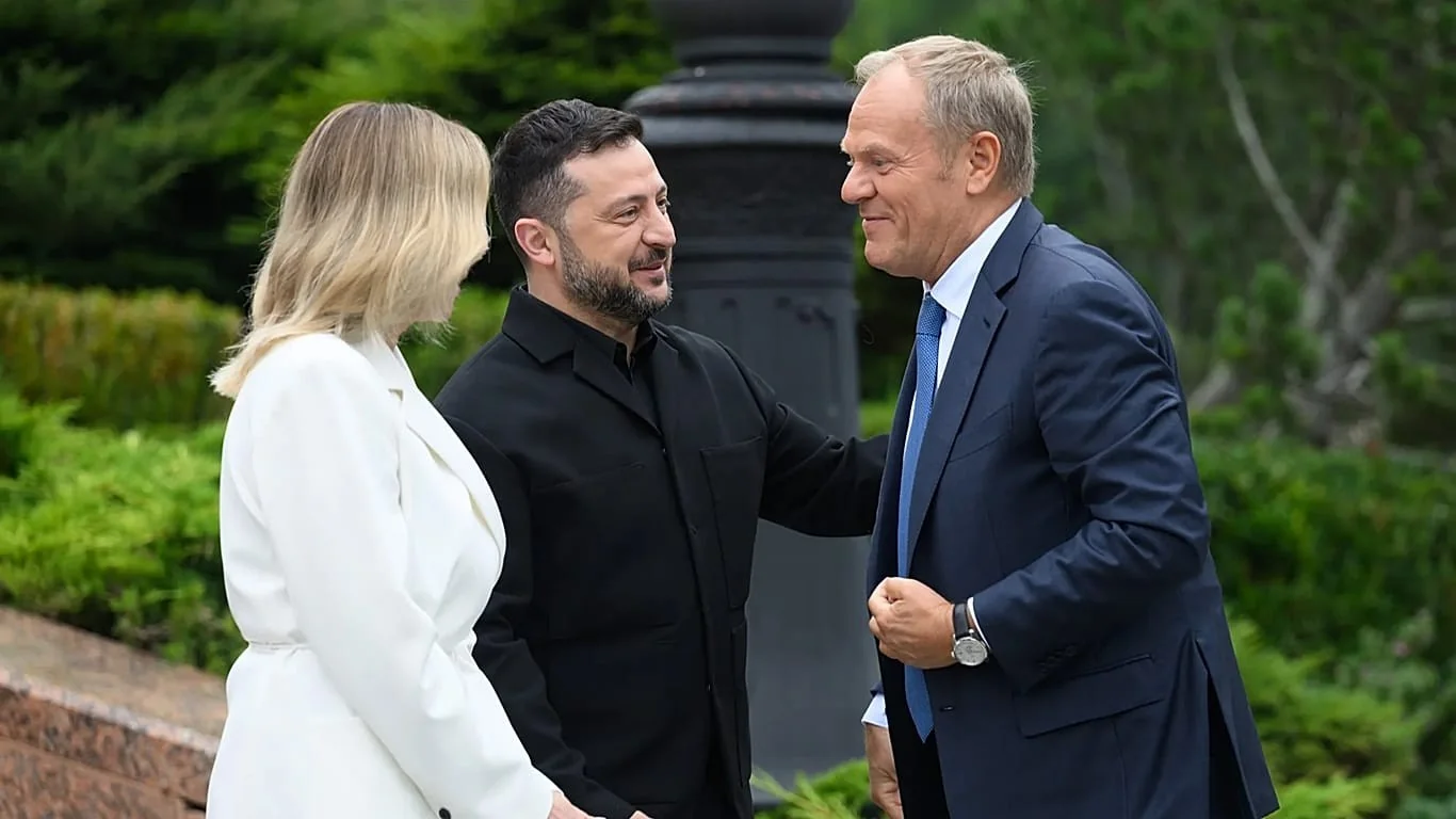 Zelensky lança a aliança Carpathian Eight para impulsionar investimentos e integração regional