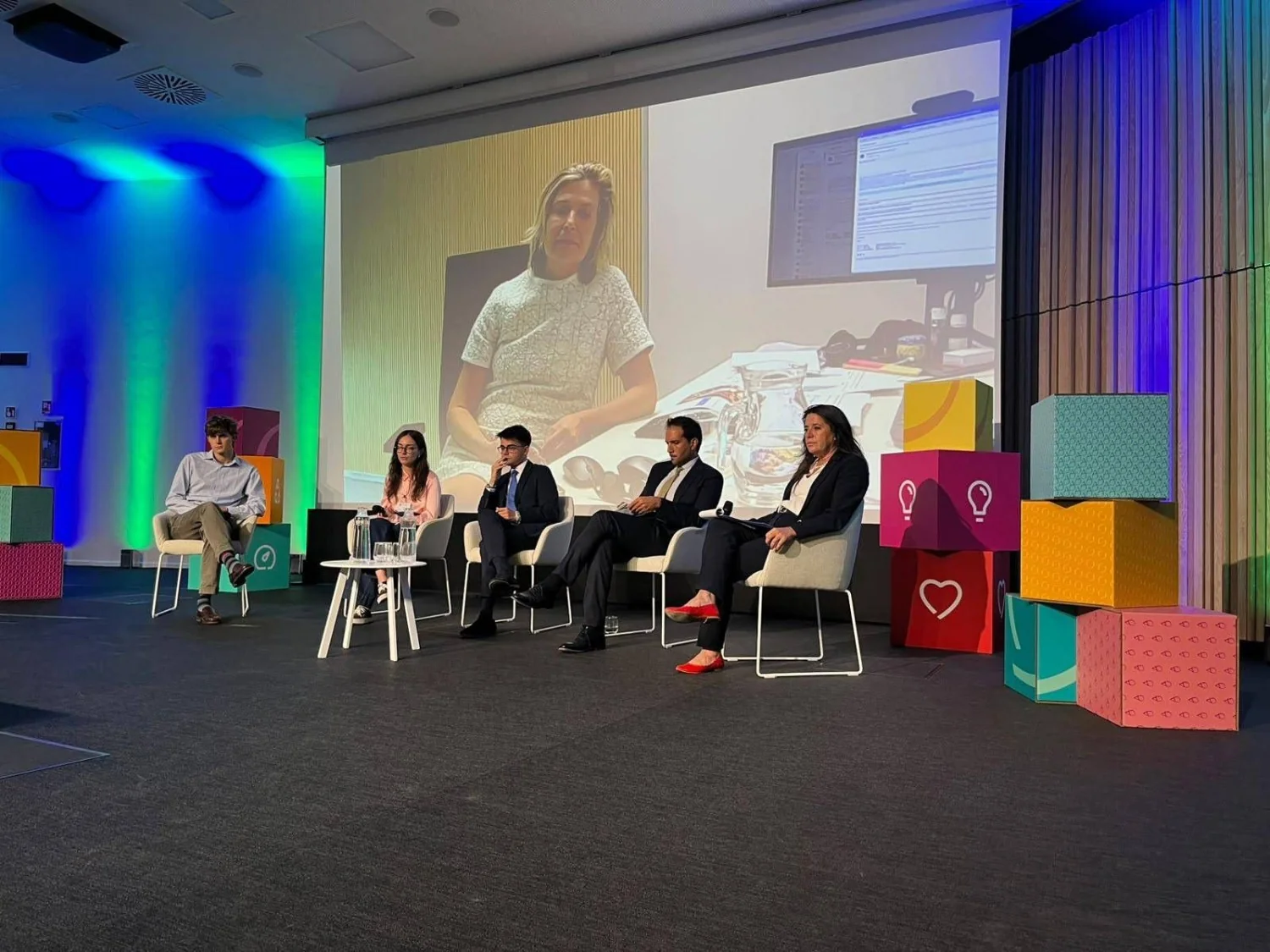 46% dos Under 30 acreditam que o digital tem impacto ambiental igual aos combustíveis fósseis