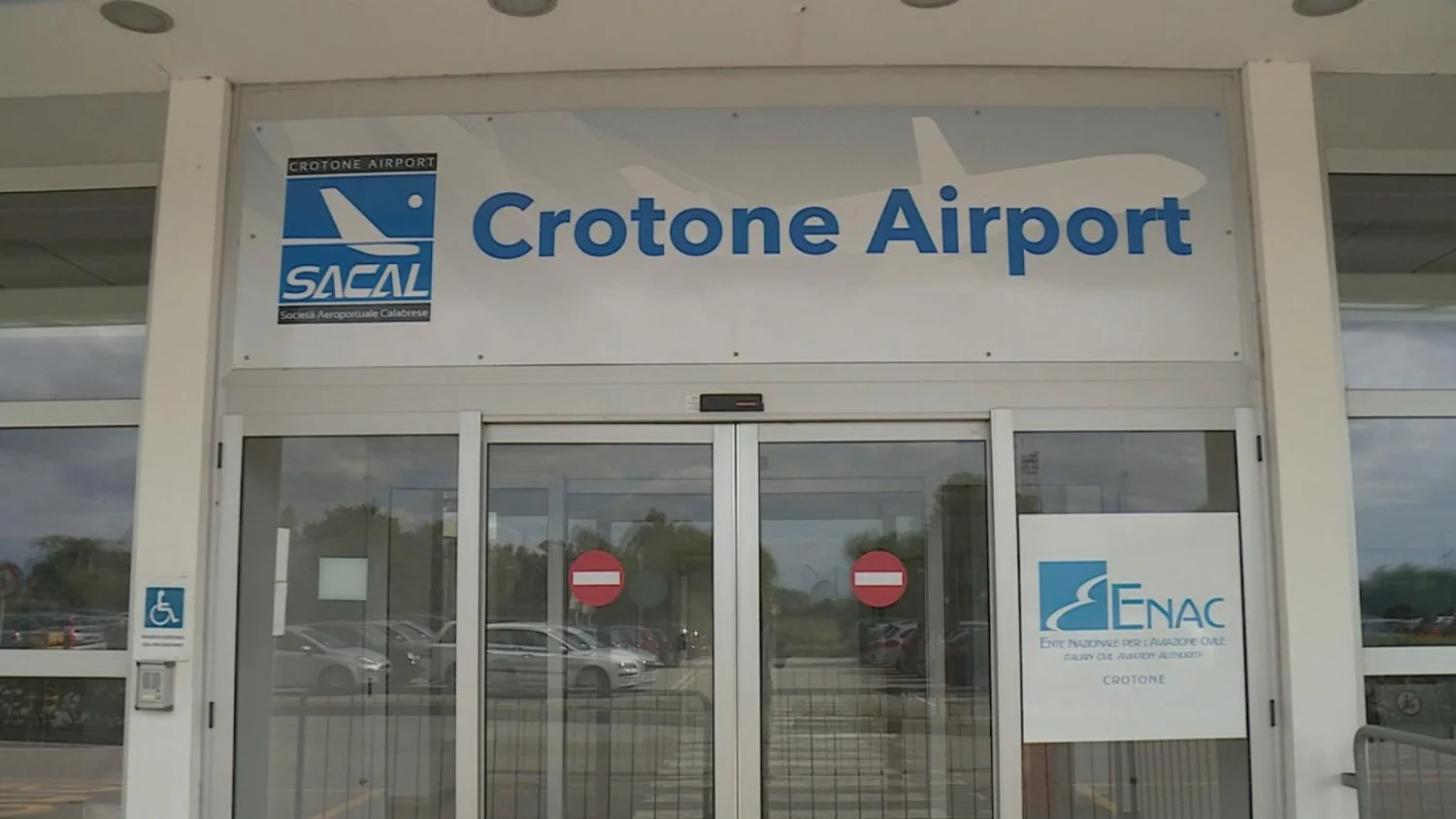 Aeroportos de Crotone e Reggio Calabria ficam sem combustível por protesto dos autotrasportatori; Lamezia opera normalmente