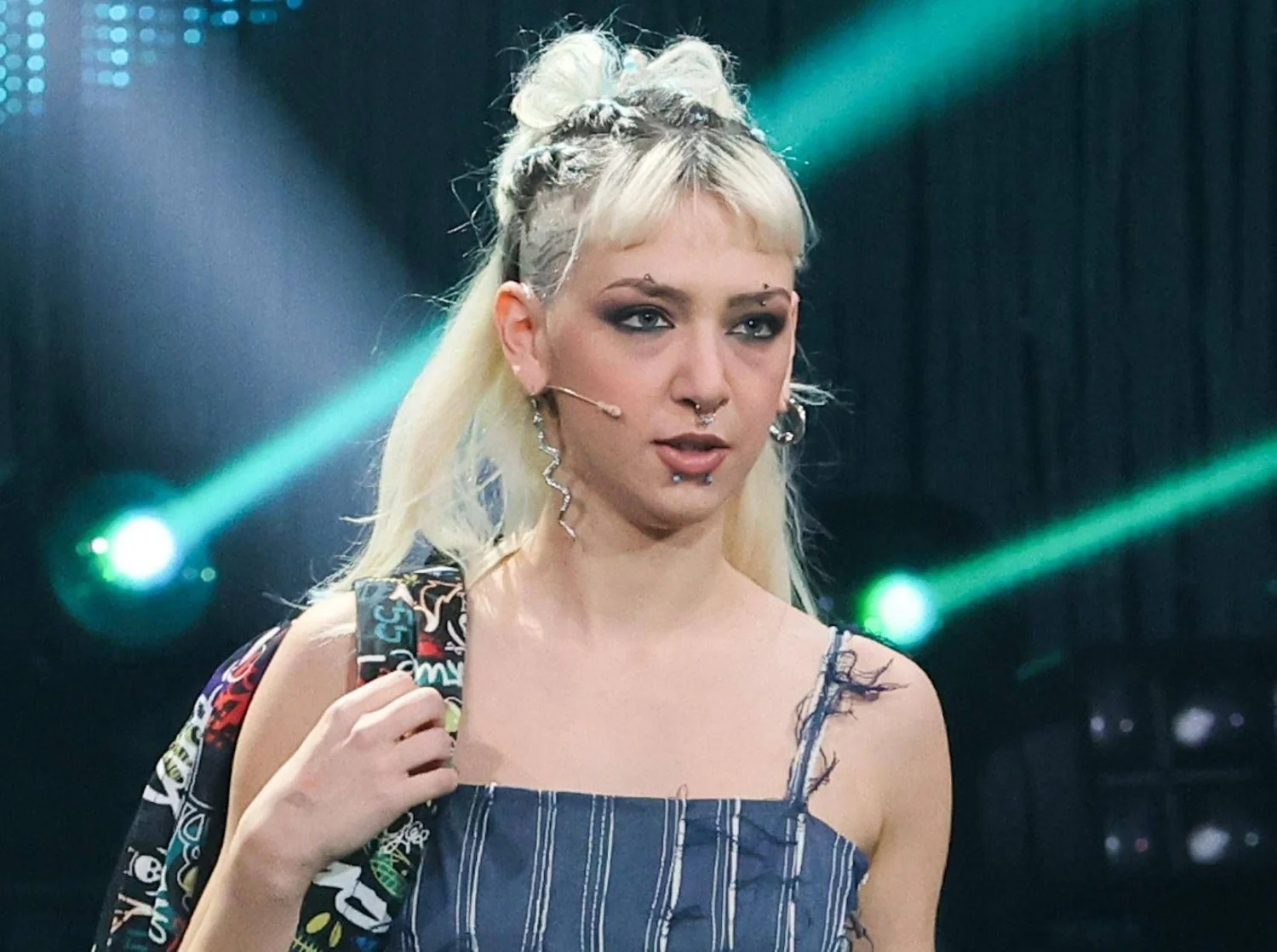 Anna Lou Castoldi denuncia furto e revenge porn após vídeo privado ser publicado nas redes