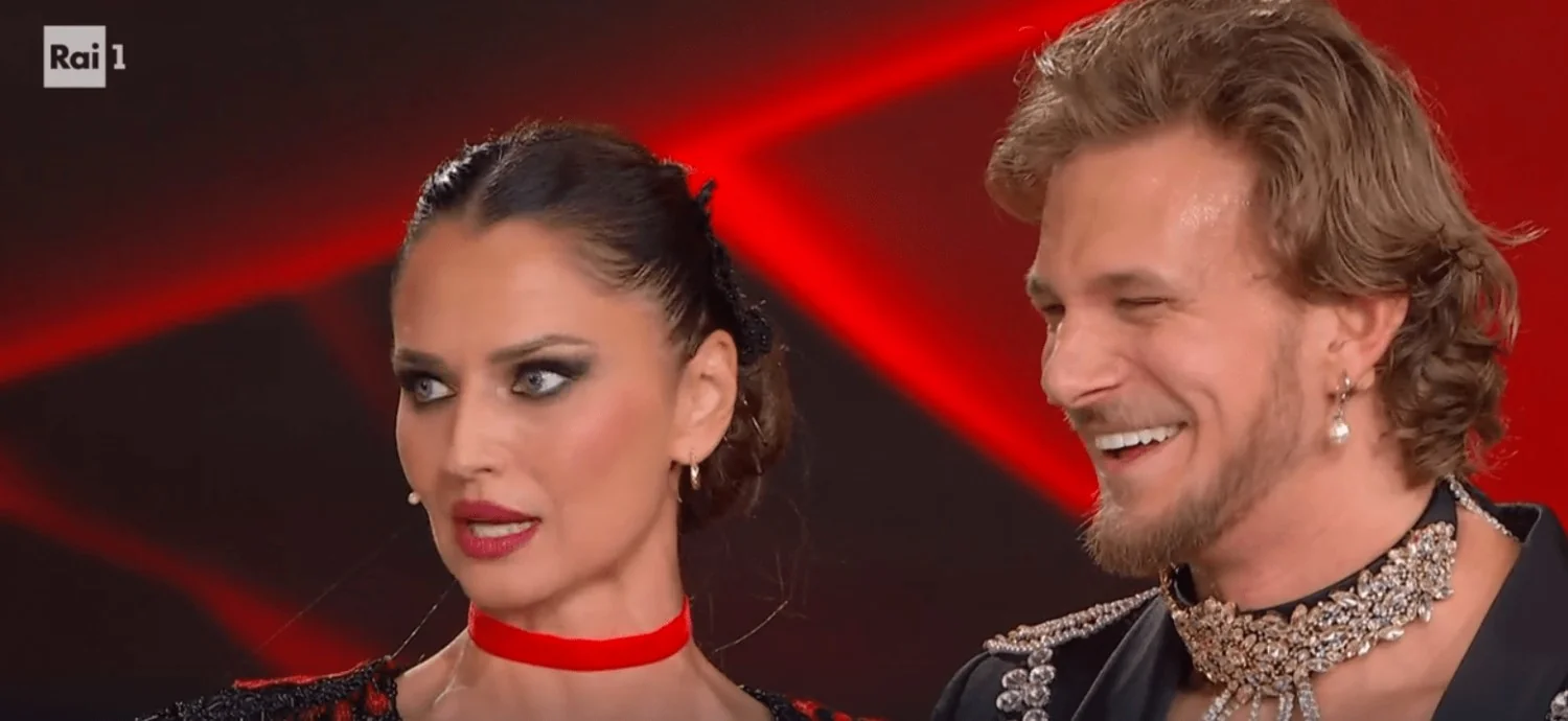 Anna Safroncik e Leonardo Lini: reconciliação em 'Ballando con le stelle' entre dança, tensão e um olhar que incomodou Carolyn Smith