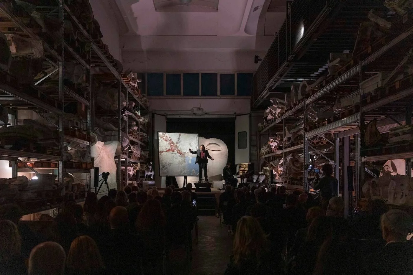 No atelier de Mitoraj: entre esculturas, música e o eterno mito de Ícaro