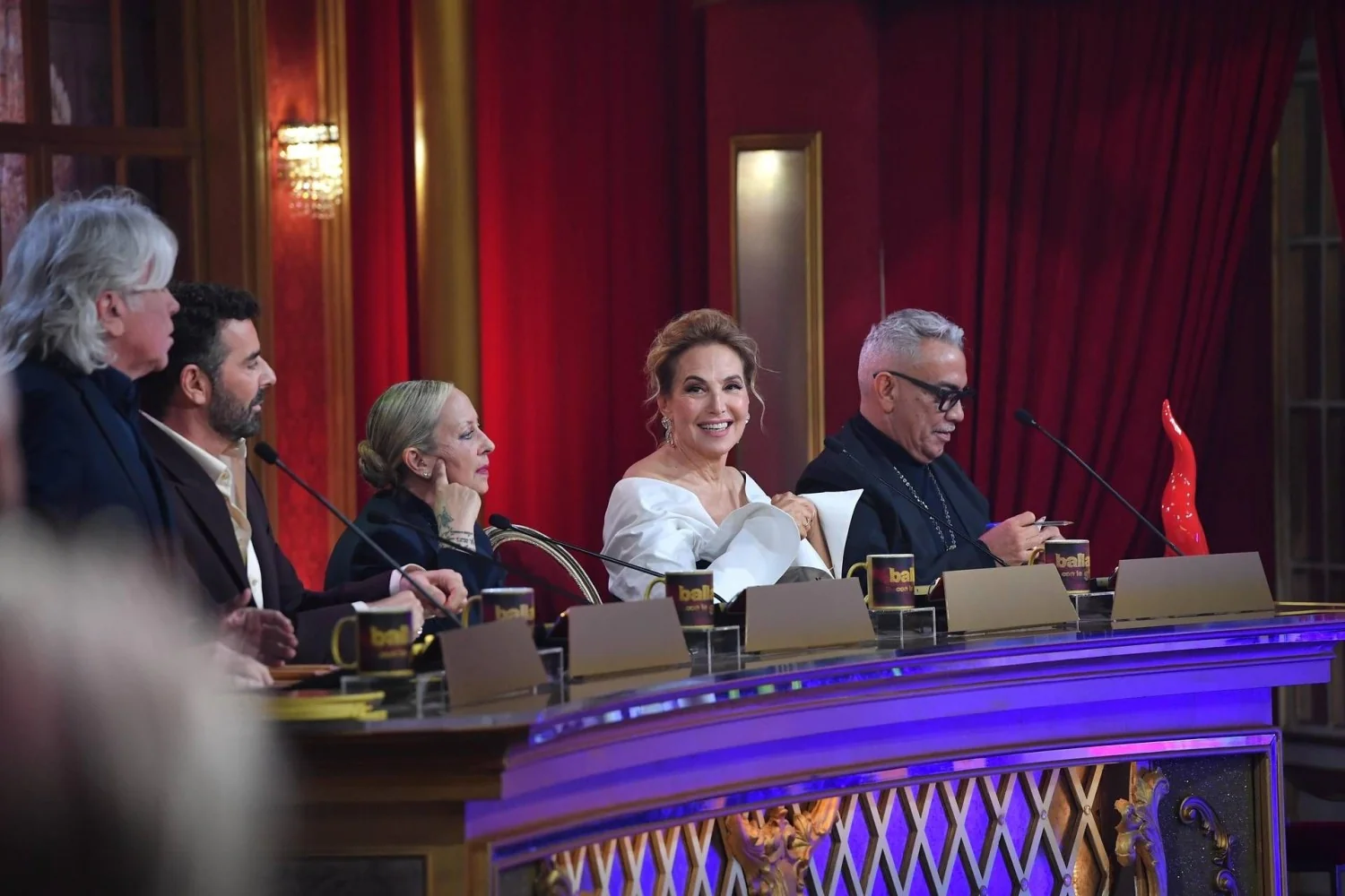 Ballando con le stelle (31/10): quinta edição na Rai1 com Serena Autieri e o brilho de Moulin Rouge