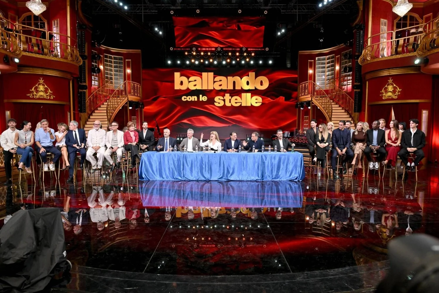Ballando con le Stelle 2025: Safroncik favorita; Ramazzotti e Bocchi surgem como rivais