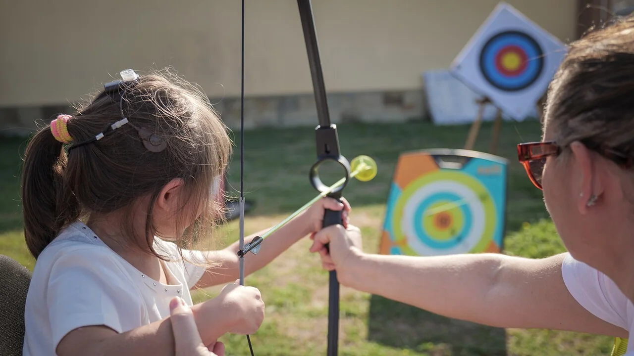 Bambino Gesù guia crianças para o esporte adaptado pós-hospital em Palidoro