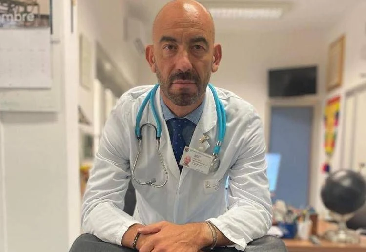 Bassetti elogia linha firme de Mattarella e pede demissão de quem apoia médicos no‑vax após voto do artigo 8