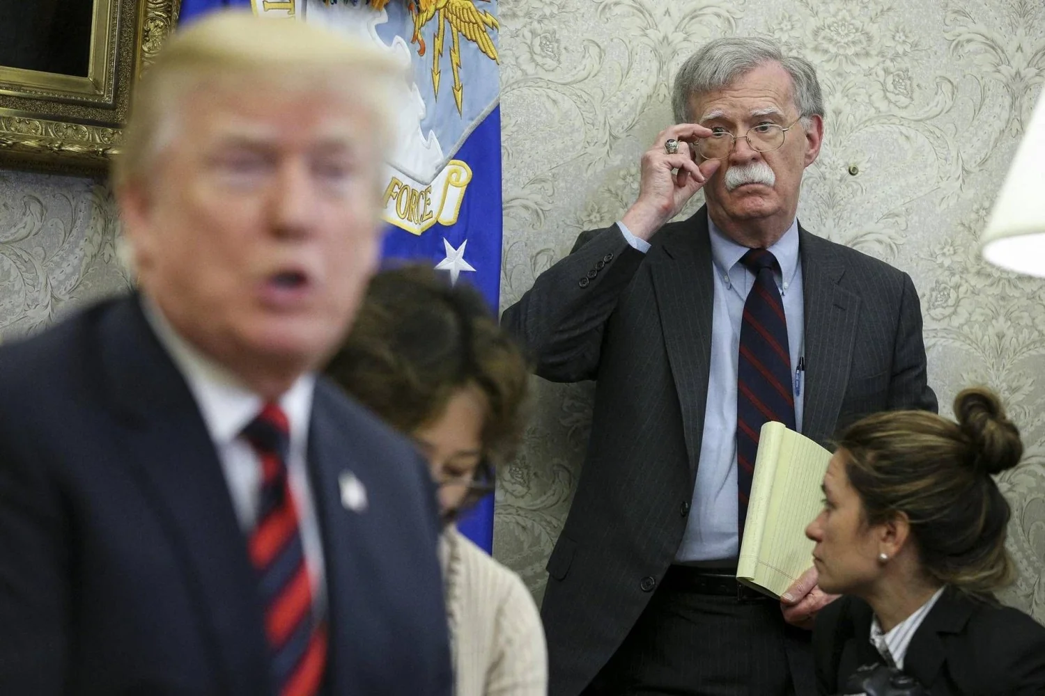 Bolton: Midterms serão teste a Trump; Rússia usa 'táticas de zona cinzenta' para semear instabilidade