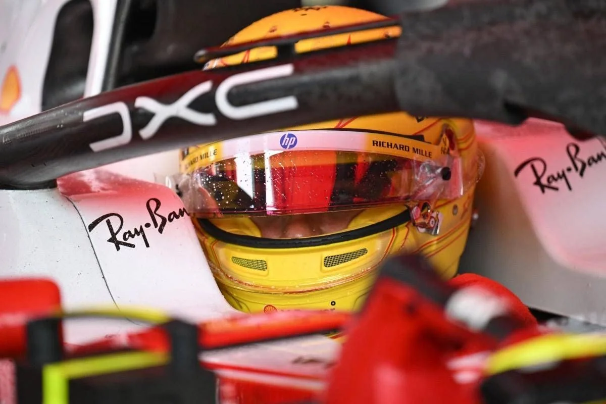 Caos no GP do Bahrain em Sepang: partida adiada duas vezes e problemas atingem Ferrari e Haas