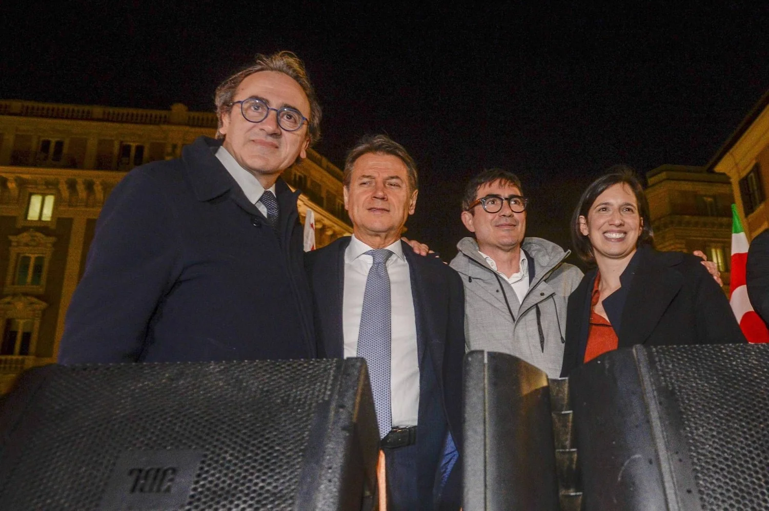 Centrosinistra define cronograma: primárias até fevereiro e programa pronto em novembro; manifestação contra a manobra em dezembro