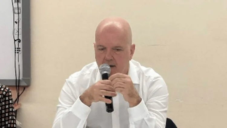 Claudio Casini: Comissão Europeia apoia projeto "Behind Your Screen" para combater desinformação nas escolas