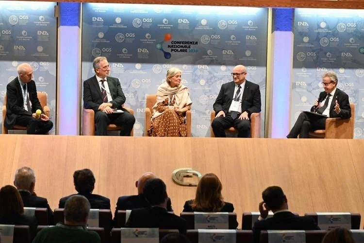 Conferência Nacional Polar em Roma lança White Paper para Ártico, Antártida e Terceiro Polo