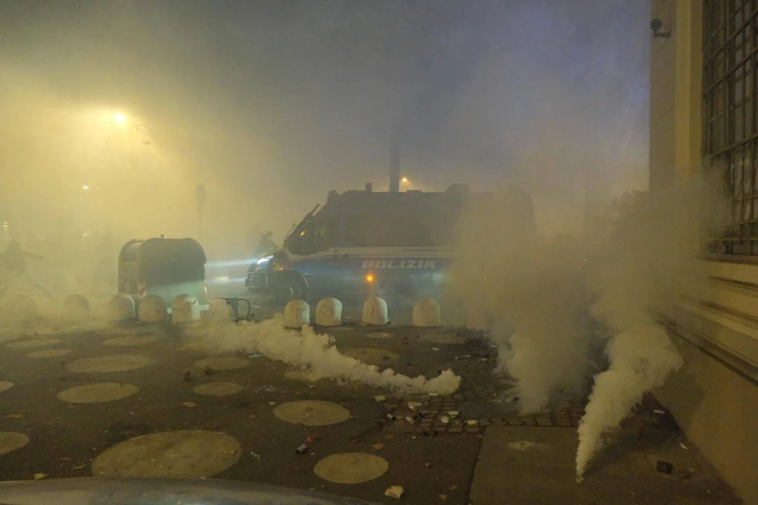 Torino: 19 medidas cautelares por confrontos em manifestação pelo sgombero do centro Askatasuna
