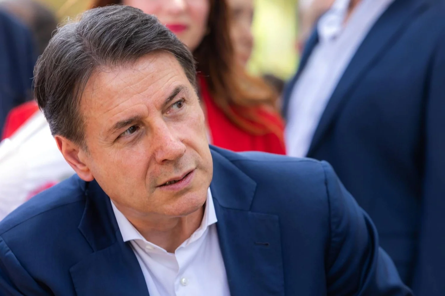 Conte condiciona apoio a Schlein: "Garanzie politiche o il M5S non ci sta" e rilancia il reddito di cittadinanza