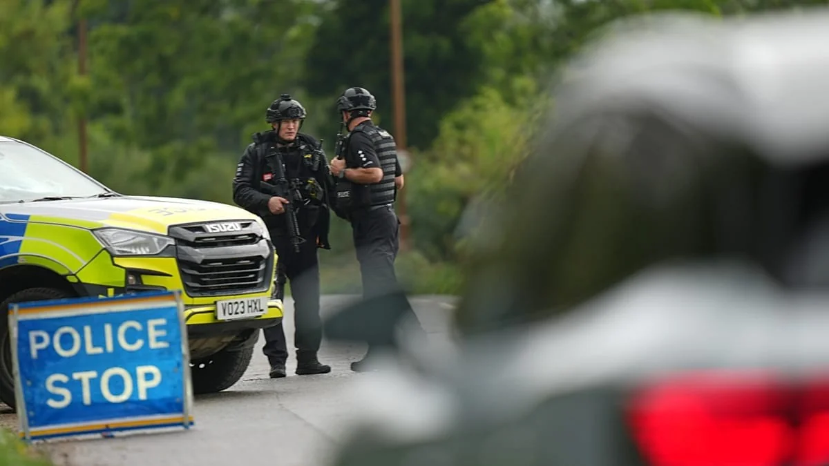 Detido em Londres suspeito de planejar ataque à base RAF Fairford; governo aponta indícios de envolvimento do Irã