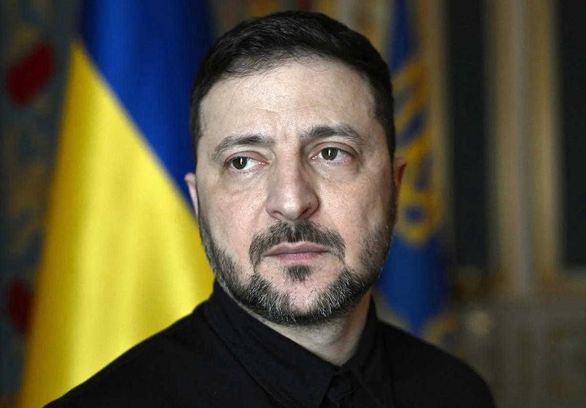 Drones sobre Kharkiv e o enigma dos 500 Patriot: Zelensky exige defesas imediatas enquanto Merz convoca aliados em Berlim