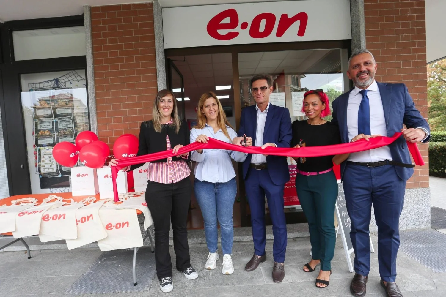 E.ON inaugura novo ponto de venda em Orbassano para guiar famílias e empresas rumo à eficiência e à poupança