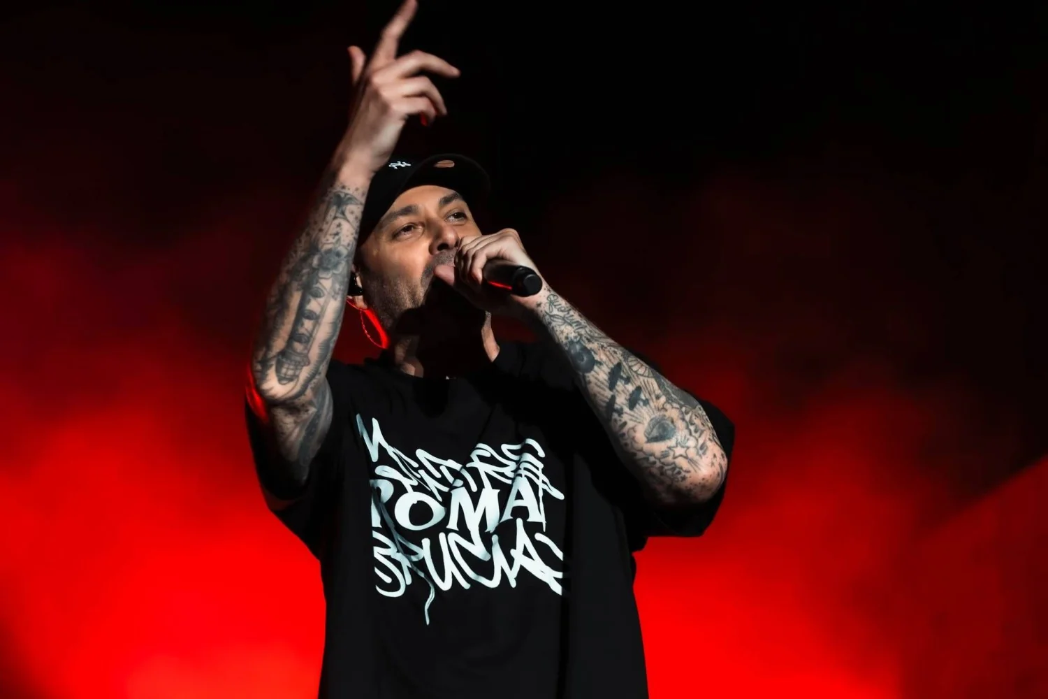 Fabri Fibra no Premio Tenco: por que o rap consciente virou voz do nosso tempo
