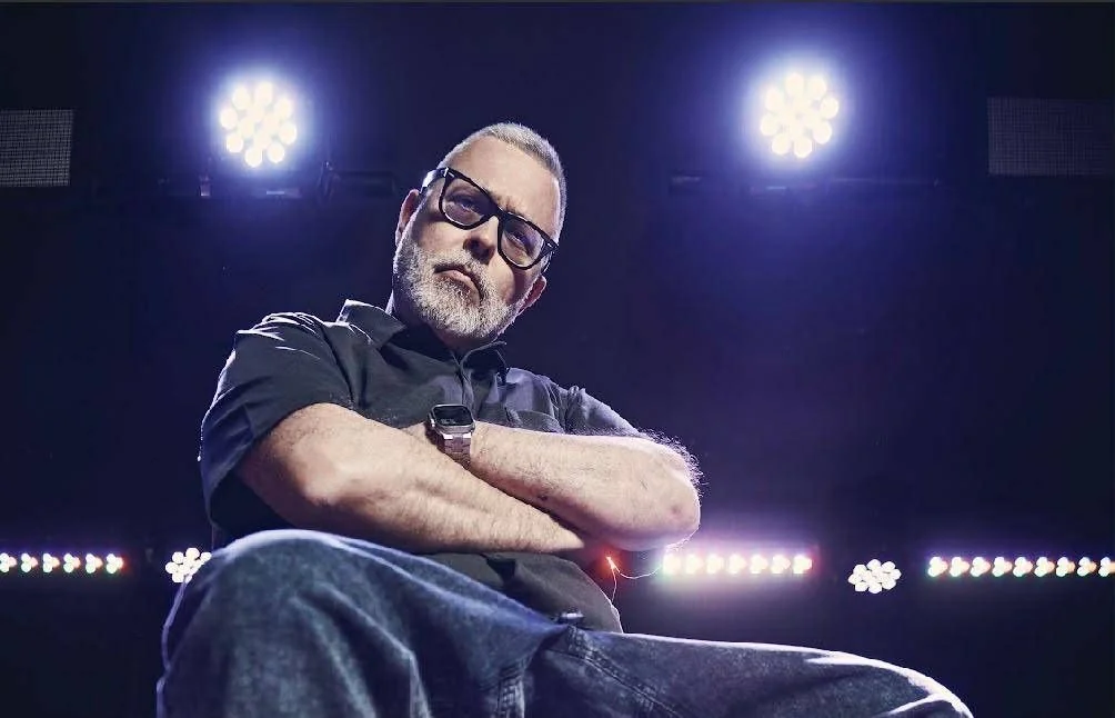 Frankie Hi-Nrg Mc celebra histórico Prêmio Tenco: “Orgulho por ver o rap entrar no cantautorato”