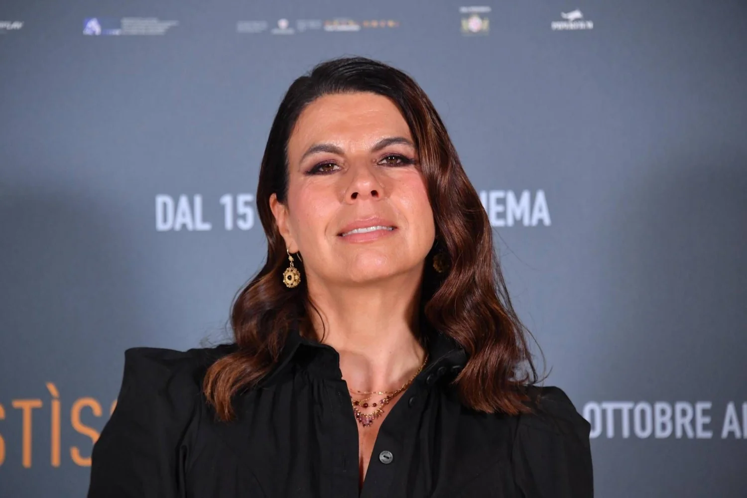 Geppi Cucciari rebate pergunta sobre atrizes 'decadentes' ao envelhecer: "Envelhecer é um privilégio"