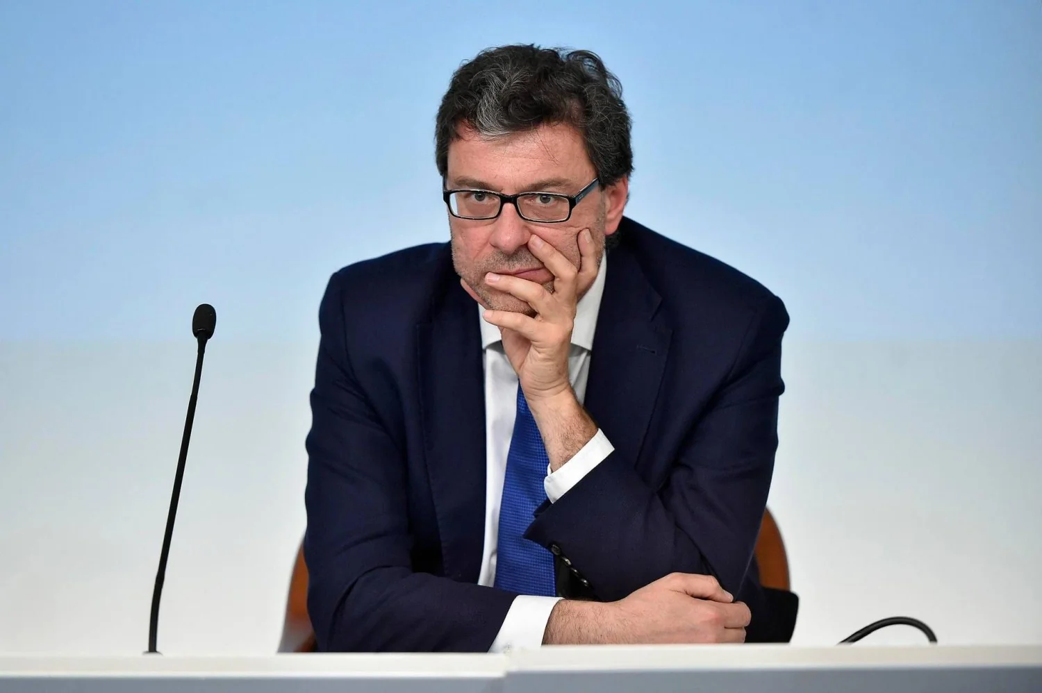 Governo aprova Documento Programático de Finanças Públicas; Giorgetti aponta scostamento de 0,3% para defesa e energia em 2027-28