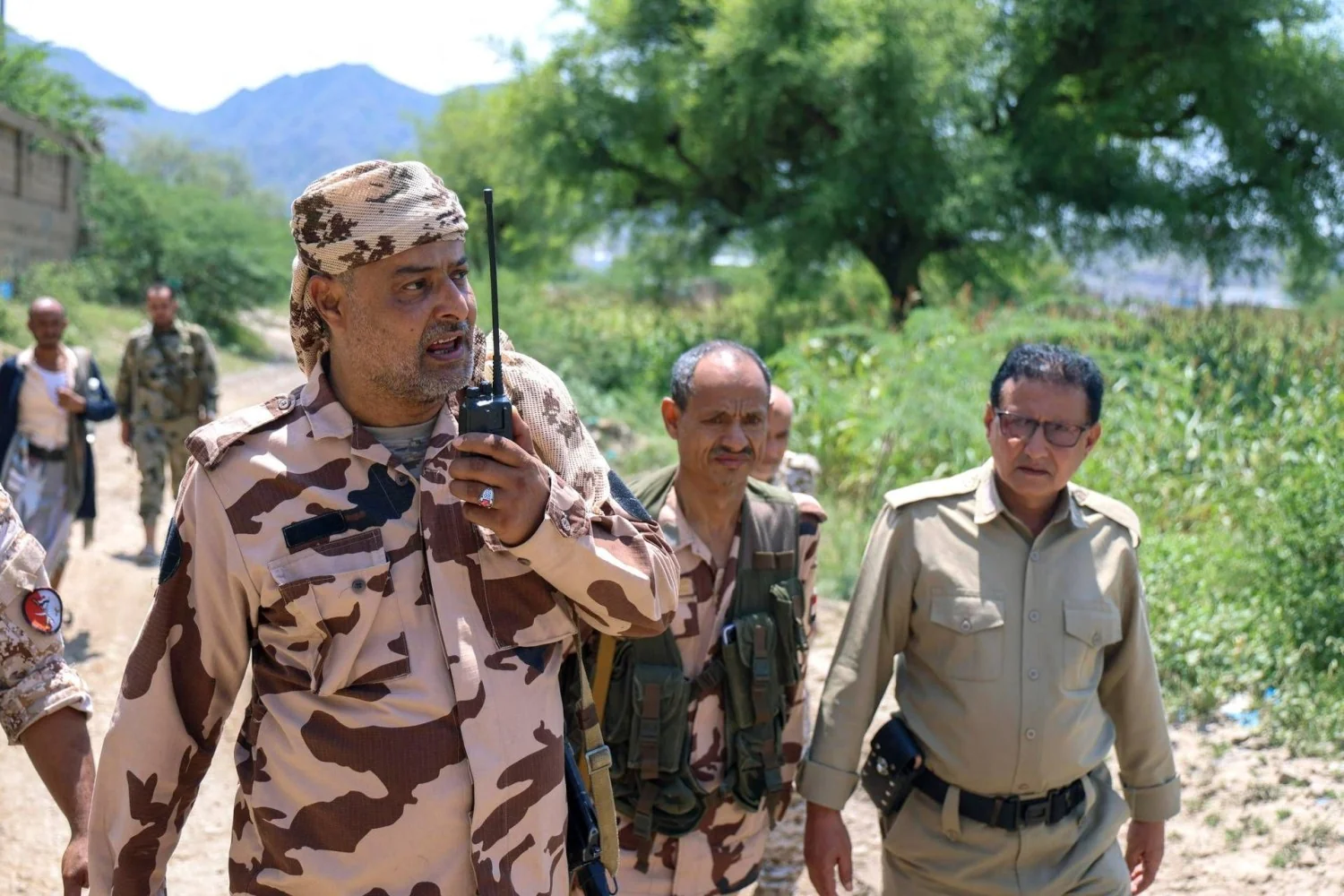 Iêmen: forças governamentais afirmam controle de Dhubab e do Estreito de Bab al-Mandab; Houthi desmentem
