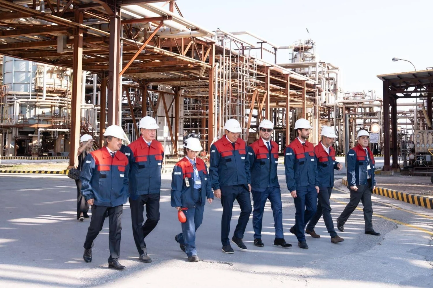 ISAB volta às mãos italianas: Urso visita refinaria e anuncia plano de €1,3 bi para investimentos