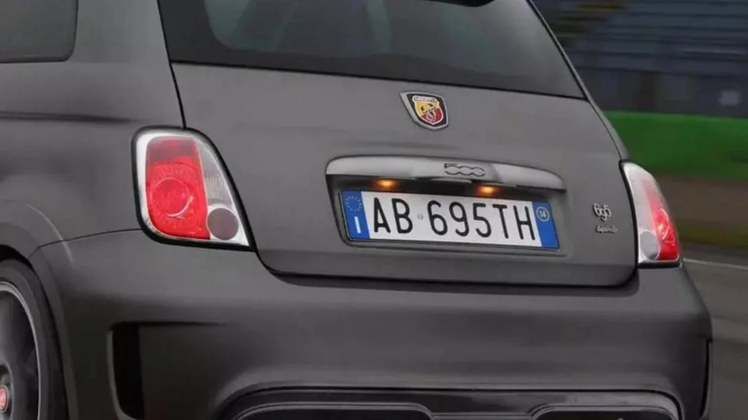 Itália autoriza placas de veículo personalizadas: custo, regras e impacto da mudança