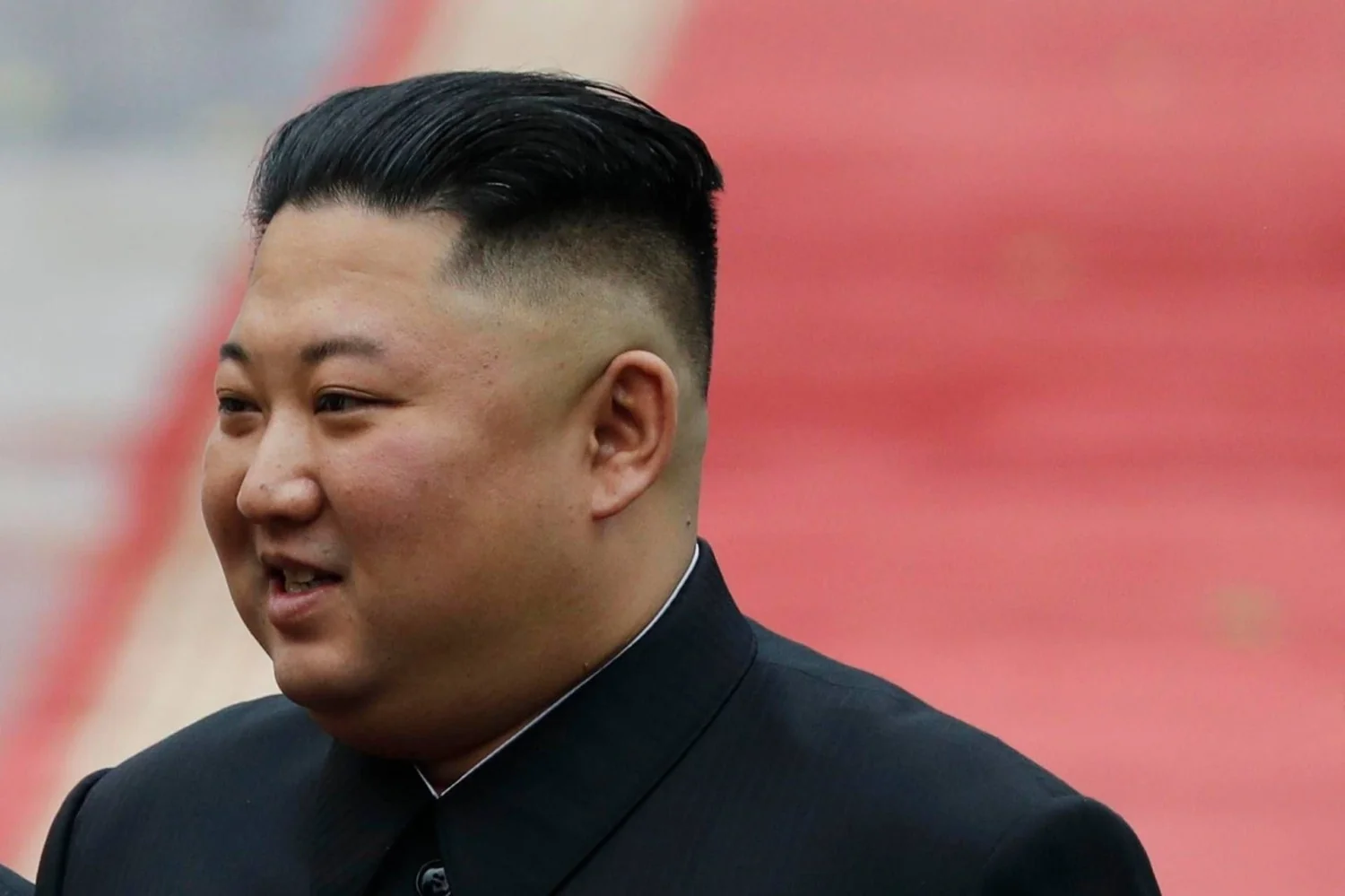 Kim Jong Un visita a China e atravessa novo ponte em Dandong em gesto simbólico