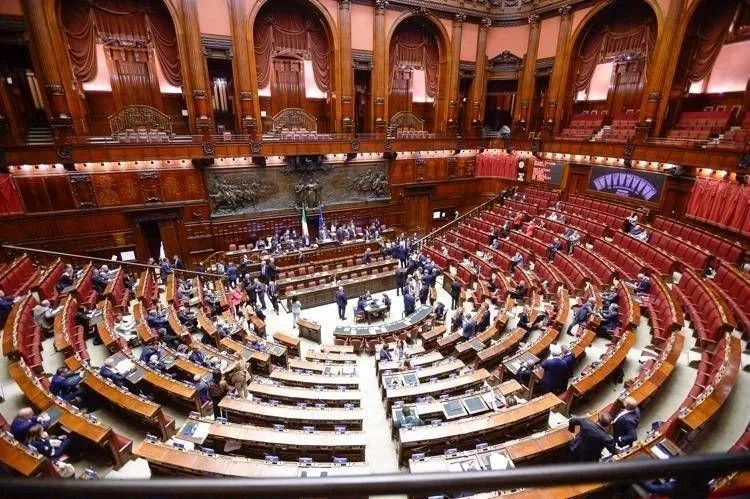 Lei eleitoral em Montecitorio: voto final hoje decide futuro do 'Stabilicum' e do Melonellum