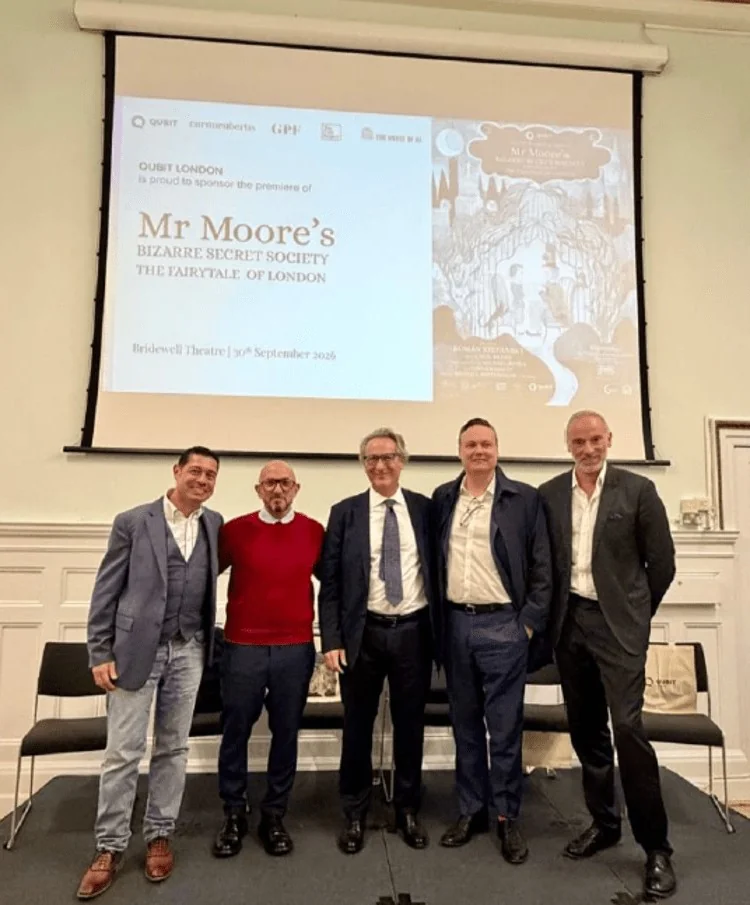Em Londres, estreia a produção italo‑inglesa 'Mr Moore's Bizarre Secret Society – The Fairytale of London' com patrocínio da Qubit London