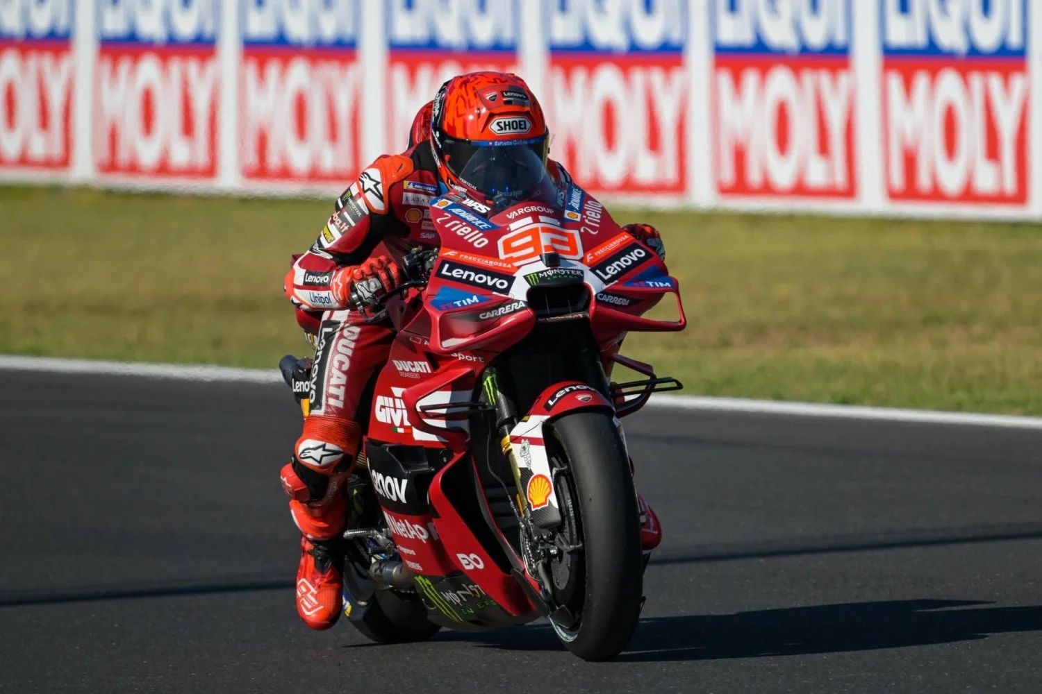 Marquez vence em Motegi e encosta em Martin na liderança do Mundial de MotoGP