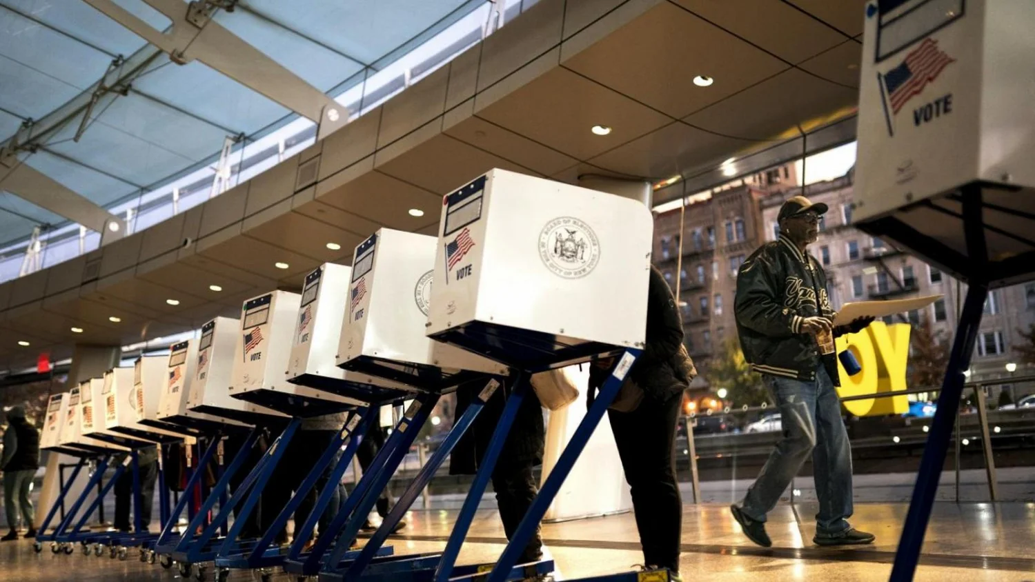 Midterms EUA 2026: por que importam, como funcionam e o que está em jogo para a Casa Branca