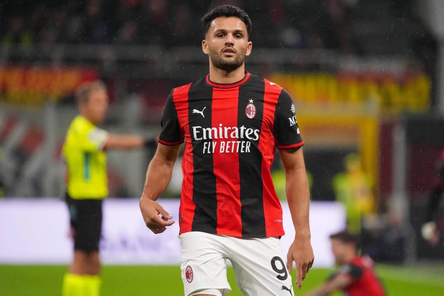 Gonçalo Ramos se lesiona em treino e desfalca o Milan contra o Bournemouth; dúvida para o derby