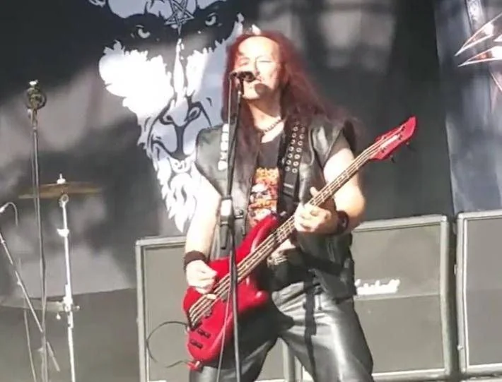 Morre Conrad 'Cronos' Lant, voz dos Venom e criador do 'black metal' que moldou o metal extremo