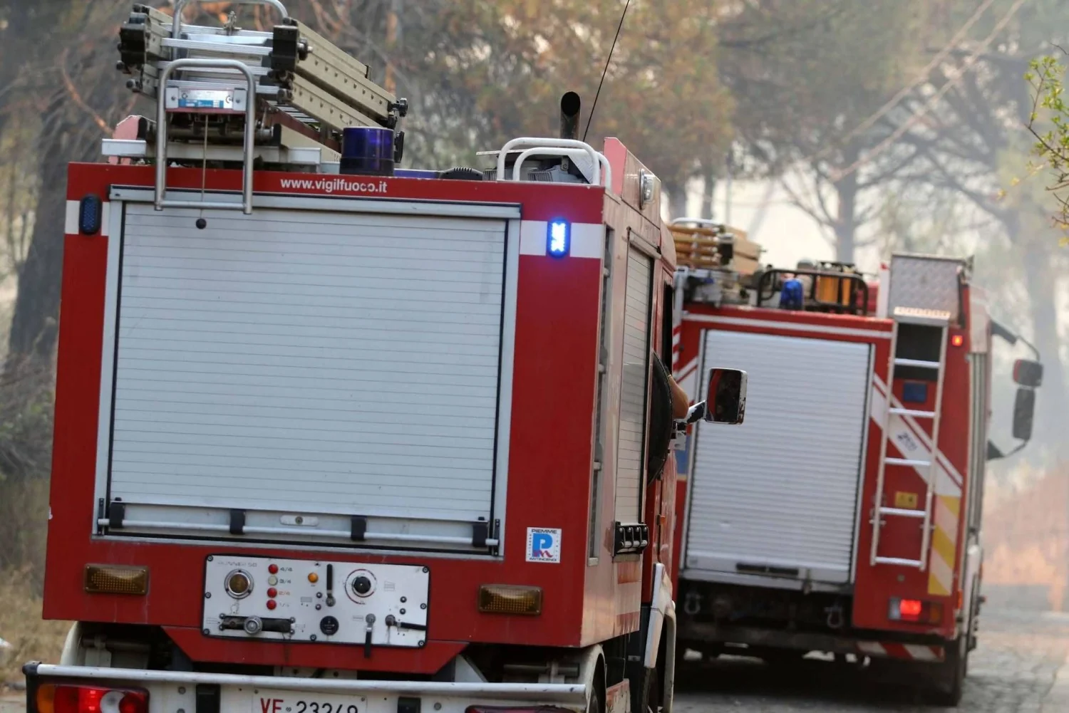 Nuvem tóxica após incêndio em Caivano: suspensão de atividades e ordens de segurança