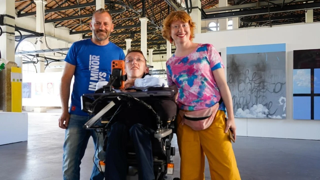 Padova inaugura 'Out of Frame' de Filippo Arnaudo: exposição que desafia rótulos e celebra artistas com deficiência