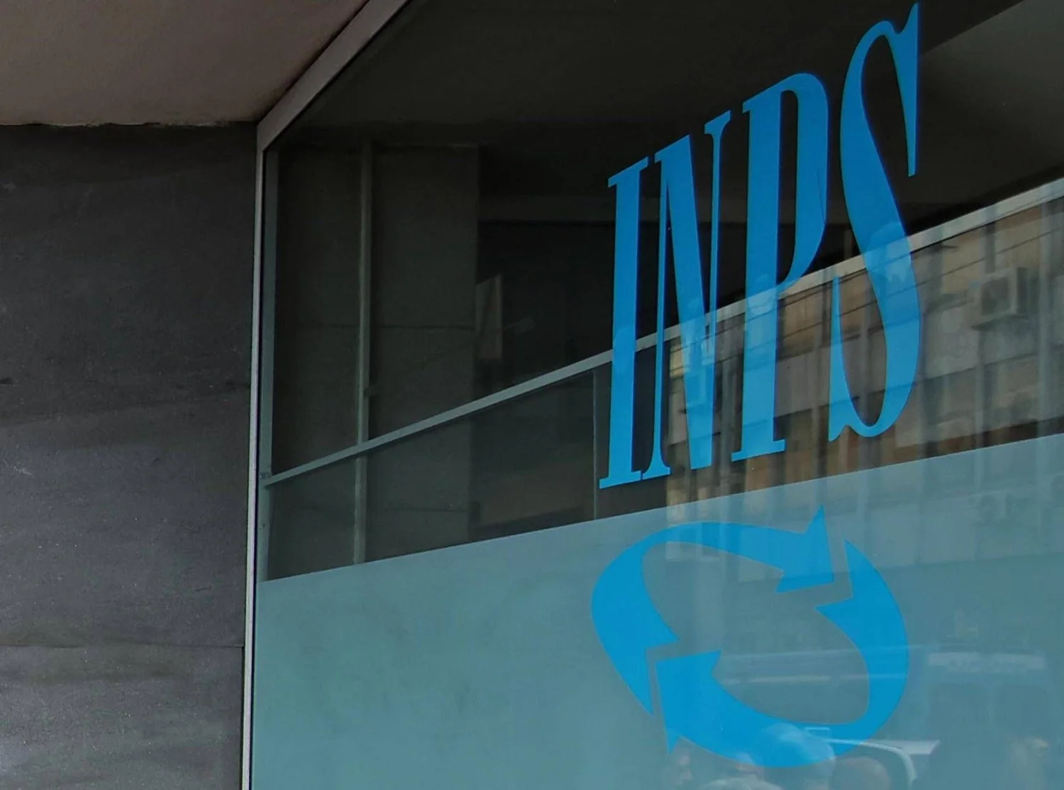 INPS: pagamento das pensões em 2 de novembro com conguagli do 730; notificações digitais via Send a partir de 2027