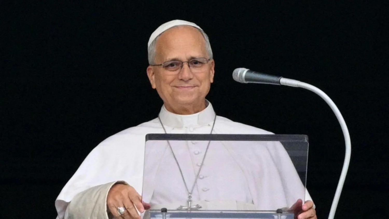 Papa Leone XIV agradece no Angelus em São Pedro após cirurgia para remoção de tumor no pulmão