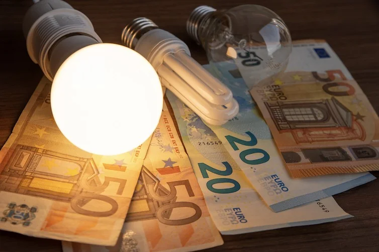 Queda dos preços de luz e gás na UE: Itália permanece entre os países mais caros para a eletricidade