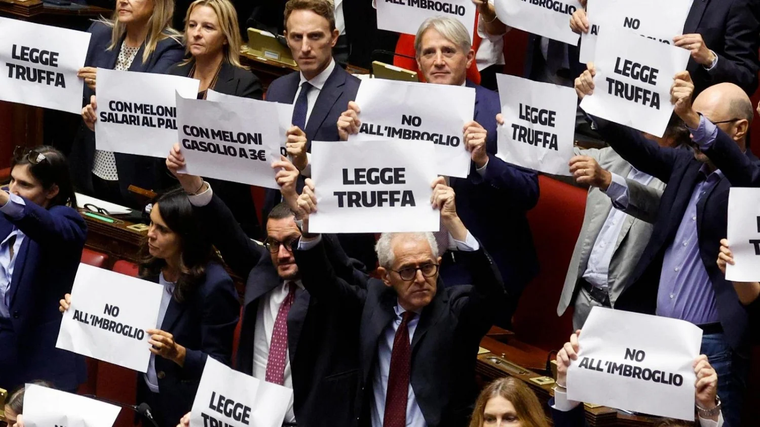 Rede de advogados prepara 30 recursos à Consulta contra a nova lei eleitoral italiana