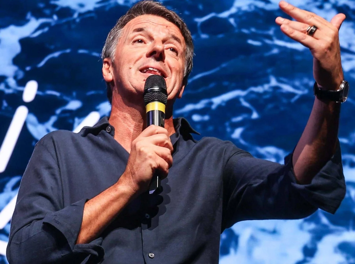 Renzi impõe 3 garantias a Conte: “Programa sério e sem Salvini no Viminale”