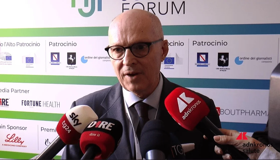 Ricciardi alerta: 'As fake news podem decidir entre vida e morte' e pede defesa do Ssn