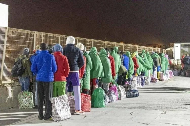Intérprete detido em Siracusa por traduzir mal depoimentos de richiedenti asilo e prejudicar pedidos de proteção