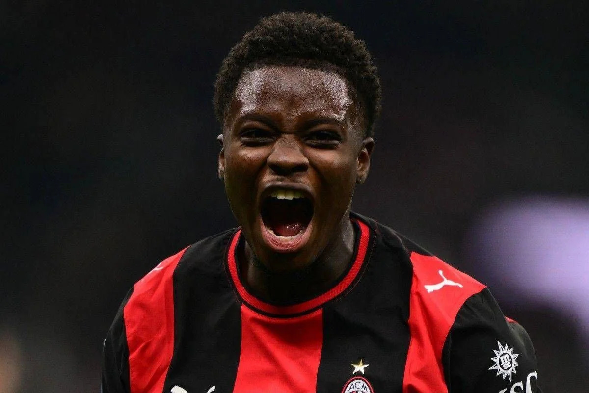 Theate erra e Cissè empata para o Milan em San Siro: falha que muda o jogo na 9ª rodada