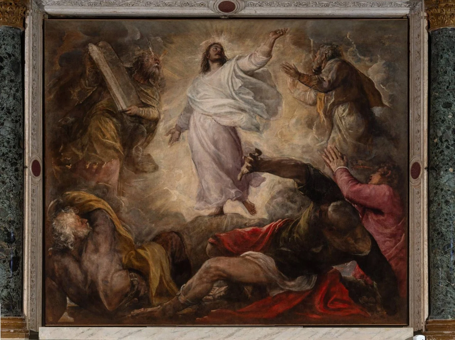 Tiziano recupera sua luz: restaurada a Trasfigurazione di Cristo em San Salvador, Veneza