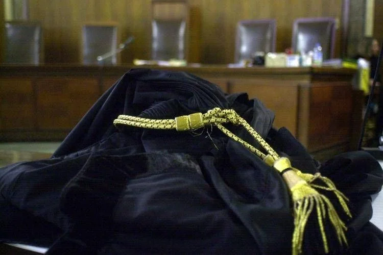 Condenado a 10 anos por atropelar e matar policial em Torre del Greco; positivo a álcool e cocaína